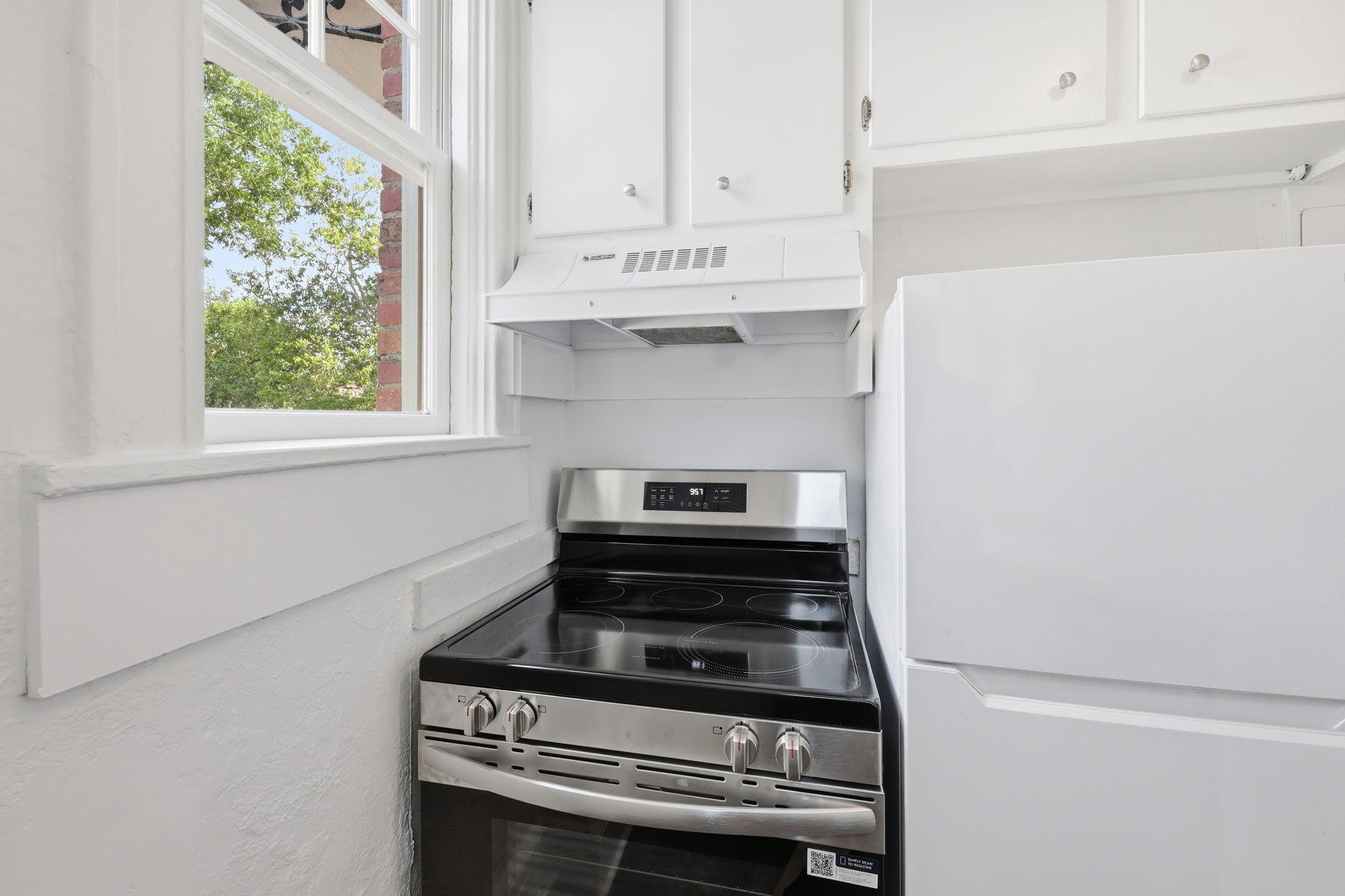 63 Rutledge Avenue, Unit 26 Charleston, SC 29401 - Photo 17 of 33 Kitchen