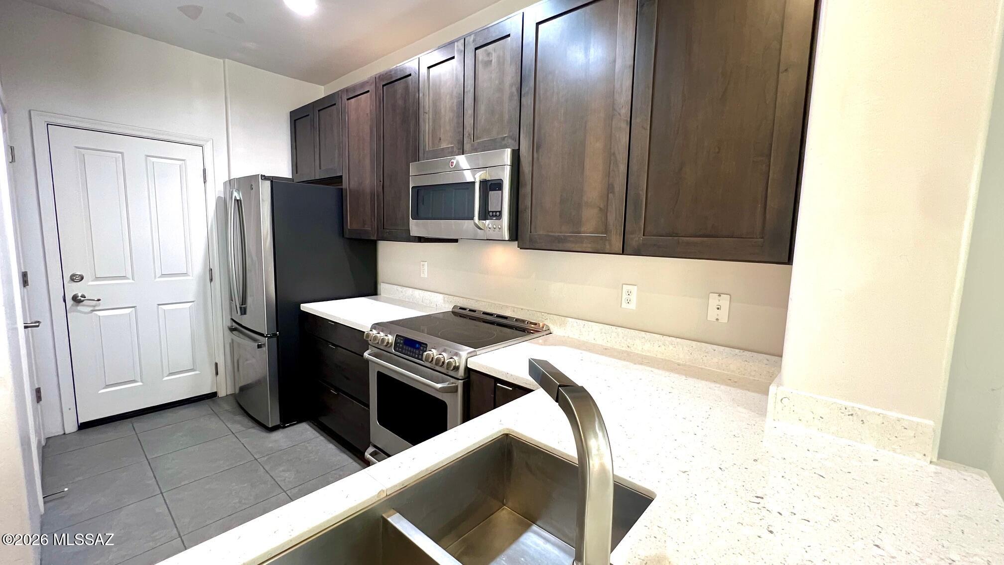 391 East Calderwood Road Tucson, AZ 85704 - Photo 7 of 27