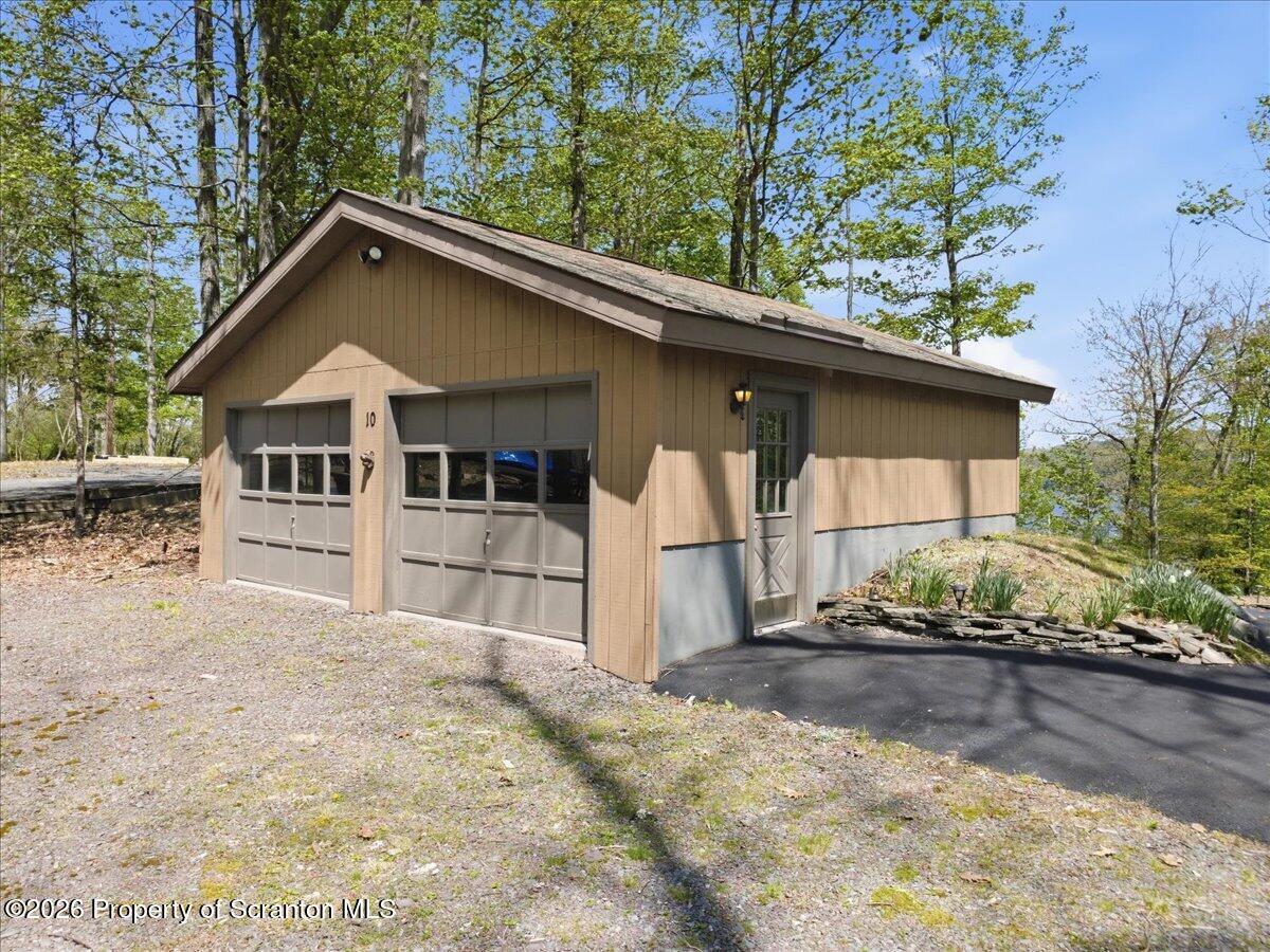 10 Knollwood Road Lake Ariel, PA 18436 - Photo 6 of 60 6.1 2 Car Garage
