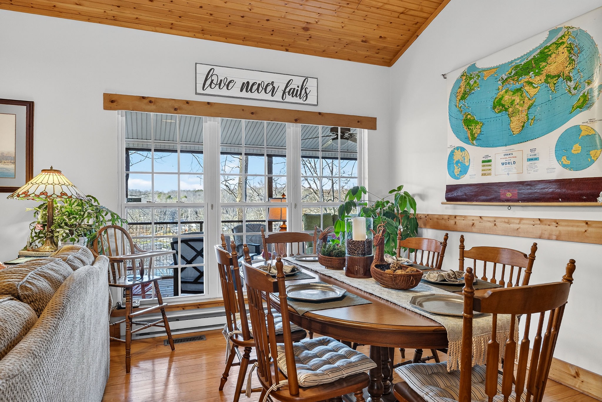2539 Sparkman Town Road Doyle, TN 38559 - Photo 16 of 54 a view of a dining room with furniture and chandelier