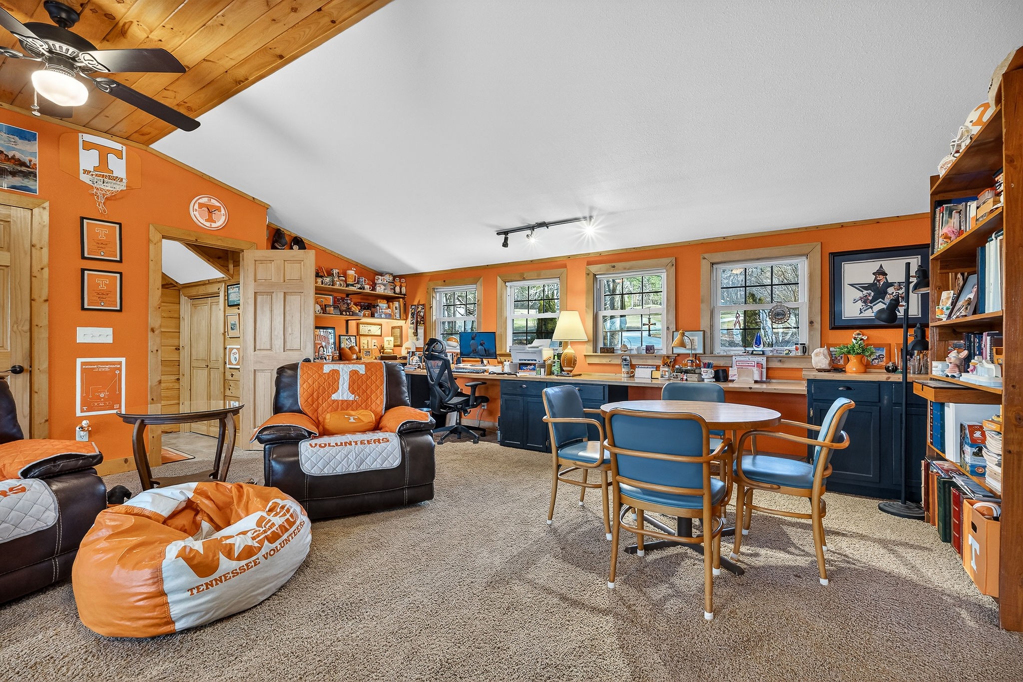2539 Sparkman Town Road Doyle, TN 38559 - Photo 26 of 54 a living room with lots of furniture and a large window