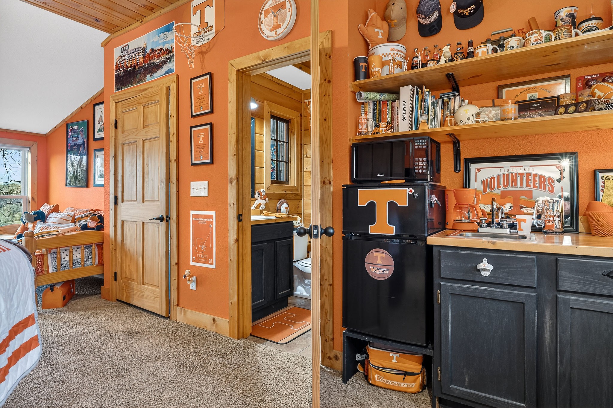 2539 Sparkman Town Road Doyle, TN 38559 - Photo 27 of 54 a view of an front door