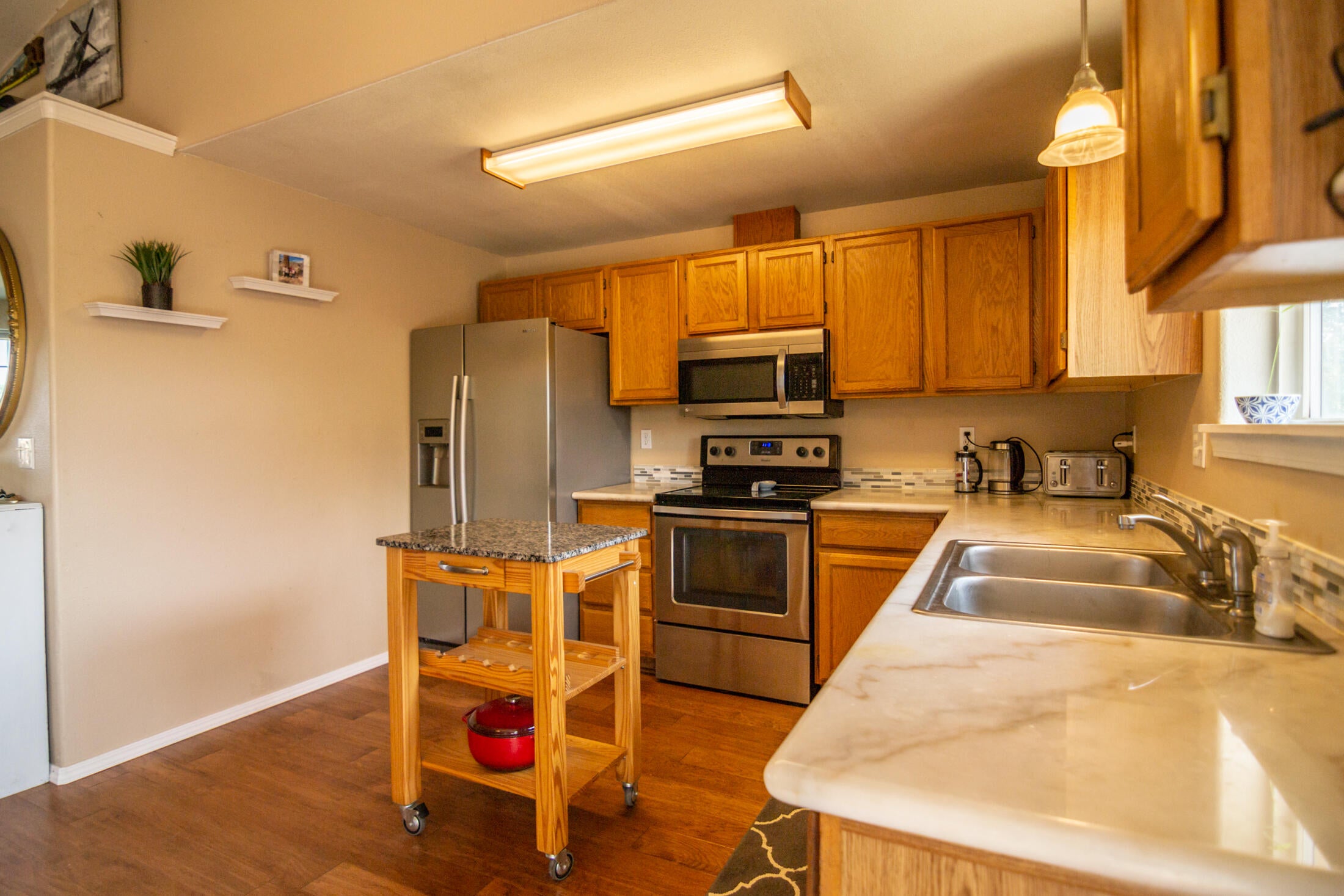 2046 Southwest 33rd Street Redmond, OR 97756 - Photo 6 of 30 DSC_0007