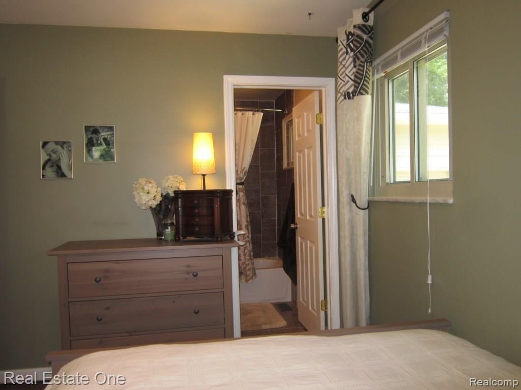 22804 Power Road Farmington, MI 48336 - Photo 19 of 35 master to bath.jpg