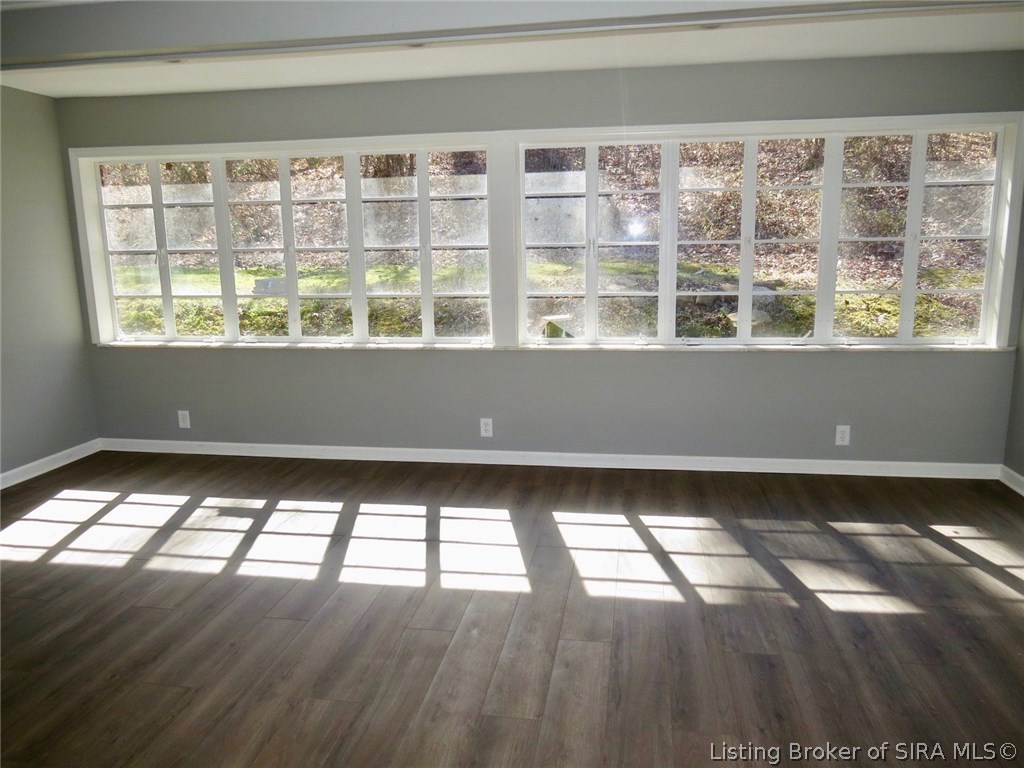 1811 Valley View Road New Albany, IN 47150 - Photo 11 of 31 Gallery Image 11