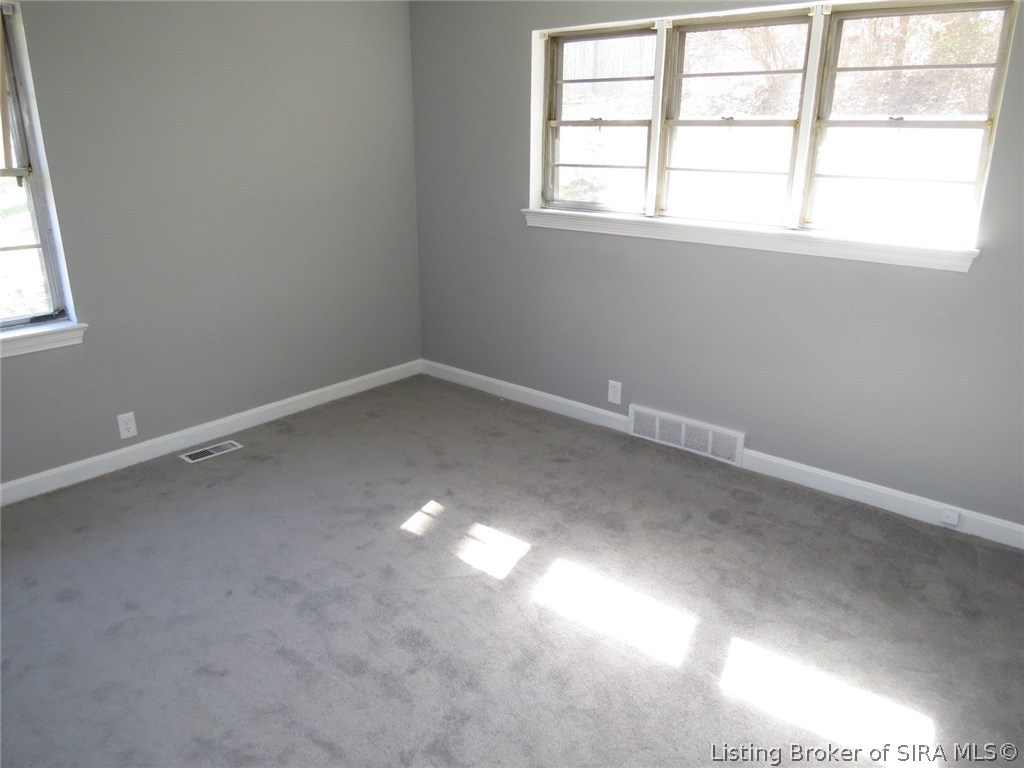 1811 Valley View Road New Albany, IN 47150 - Photo 14 of 31 Gallery Image 14