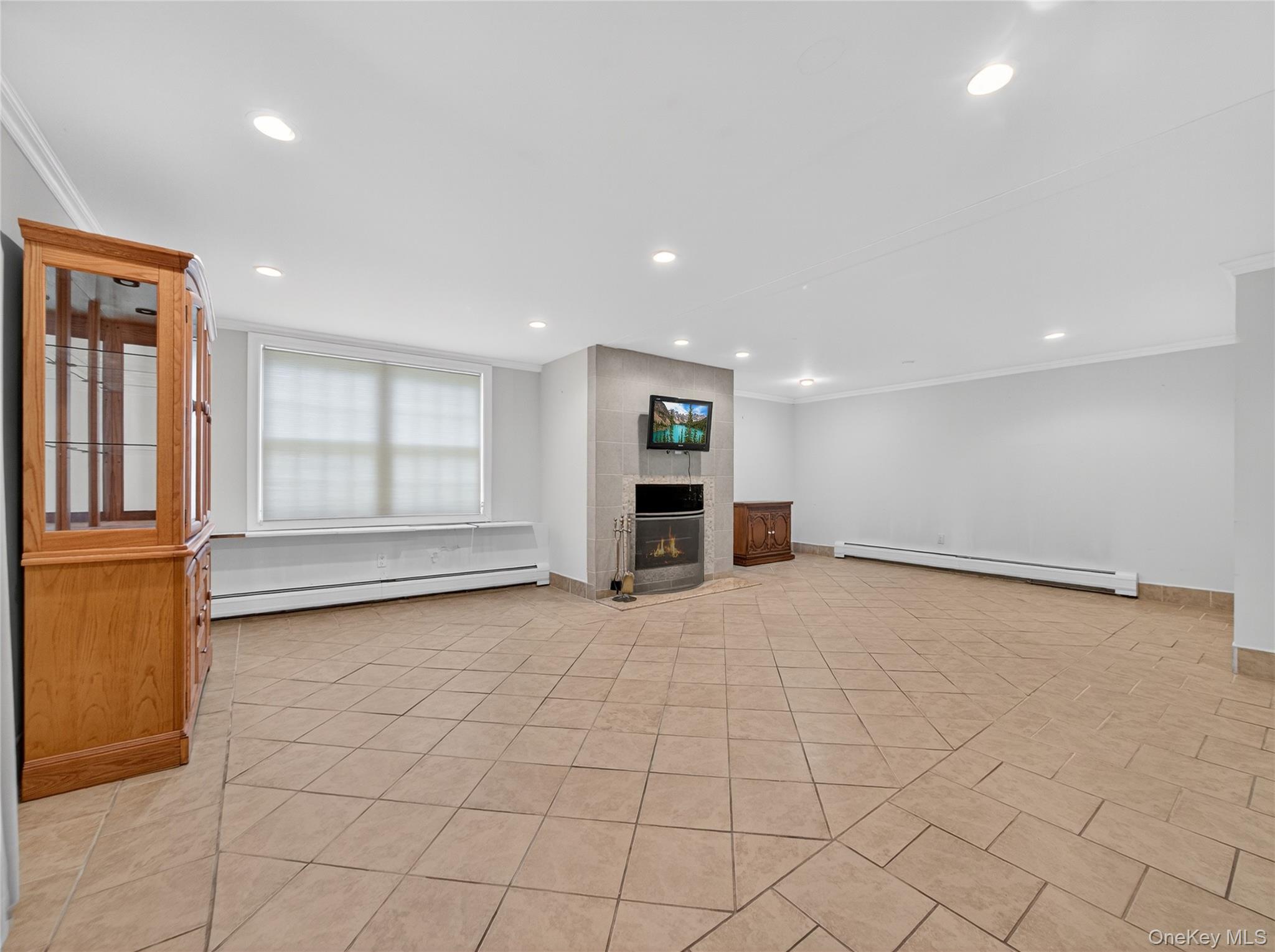 516 Oak Tree Road Palisades, NY 10964 - Photo 27 of 38 an empty room with a empty space and window