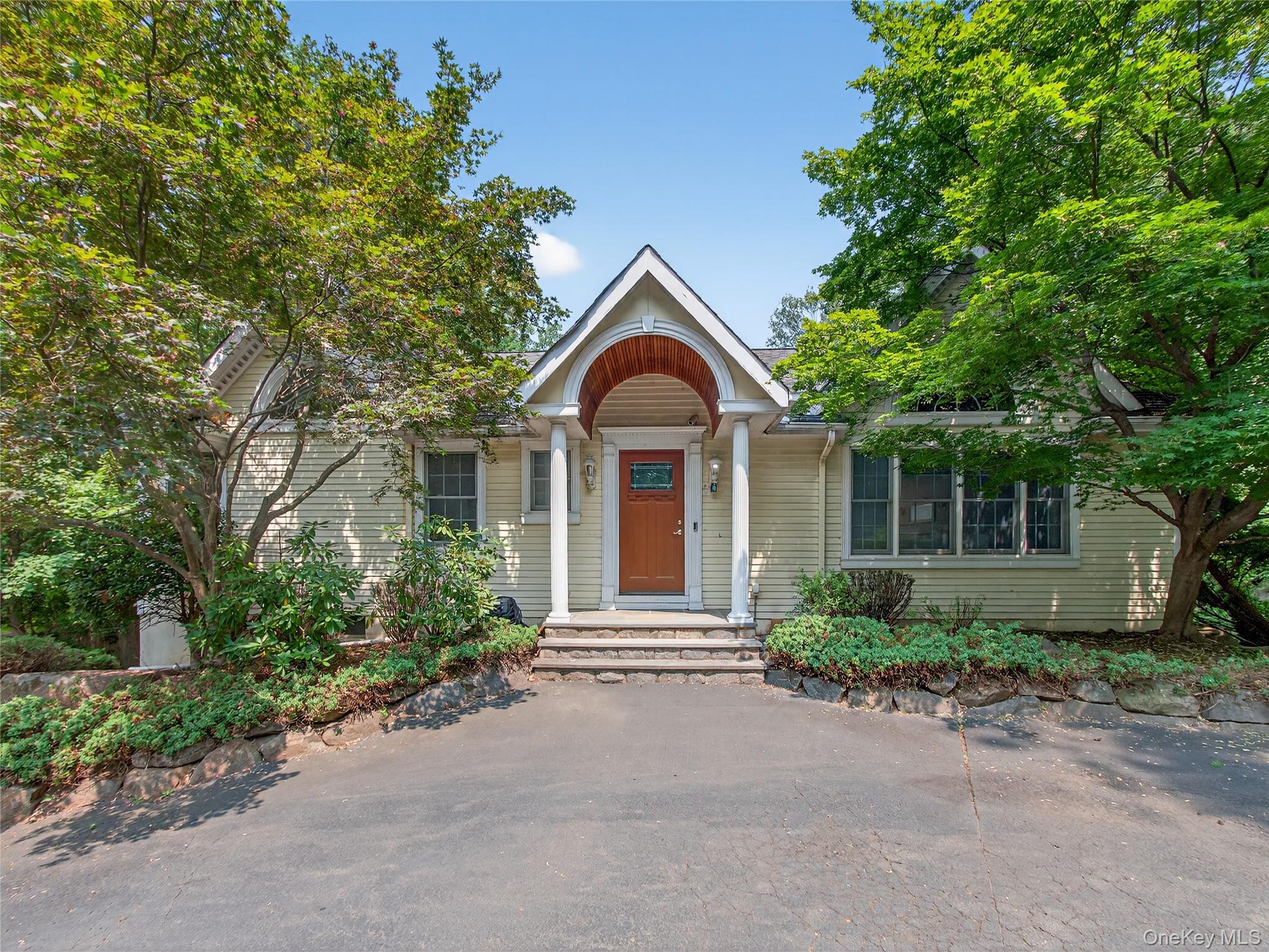 516 Oak Tree Road Palisades, NY 10964 - Photo 3 of 38 front view of a house with a yard