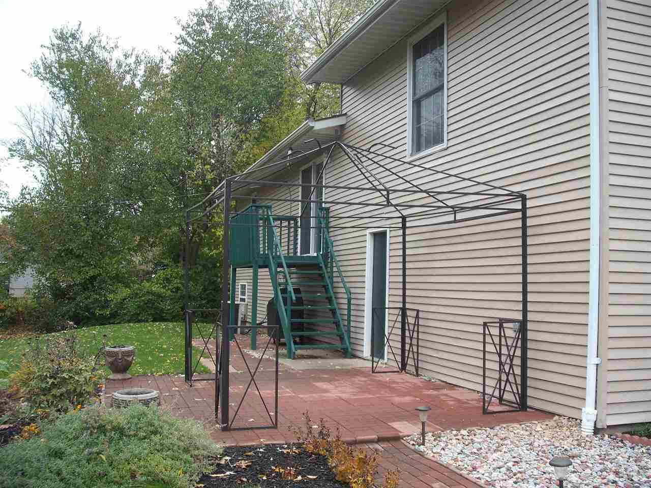 52885 Juniper Road South Bend, IN 46637 - Photo 2 of 29 Gallery Image 2