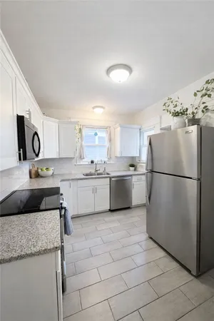 $2,600 | 22 Mayflower Street, Unit 1, Providence, RI 02906