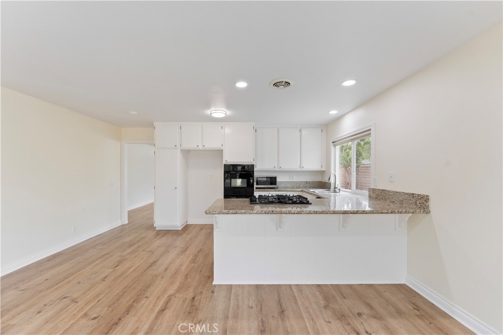 25575 Orchard Rim Lane Lake Forest, CA 92630 - Photo 10 of 28 Kitchen