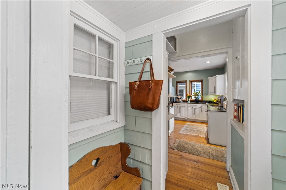 2263 Lamberton Road Cleveland, OH 44118 - Photo 13 of 32 Gallery Image 13