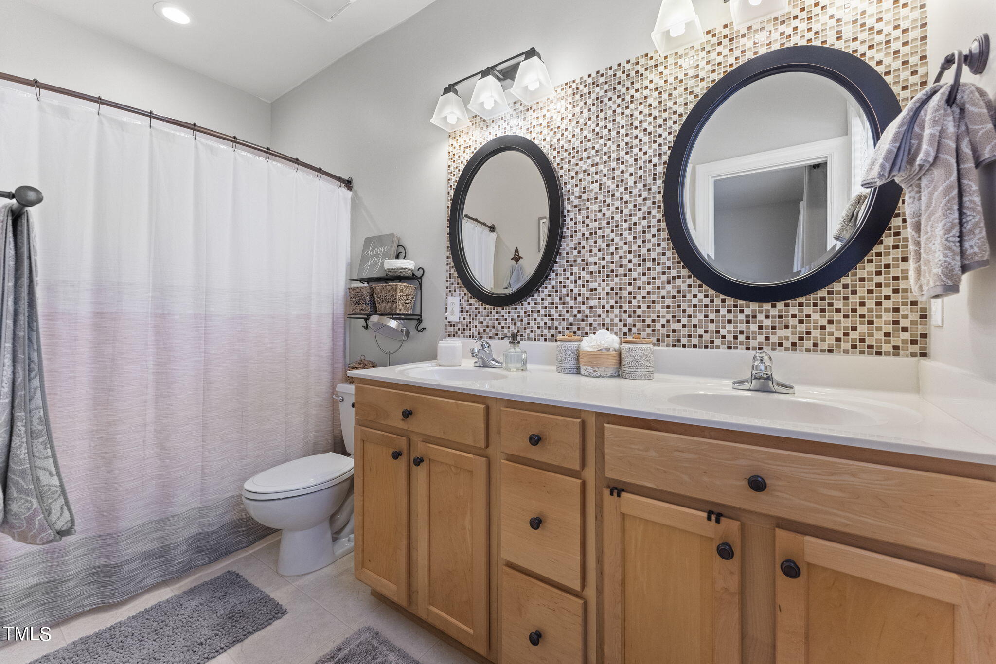 142 West Savannah Ridge Road Holly Springs, NC 27540 - Photo 17 of 26 Main Bathroom - 142 W Savannah Ridge -