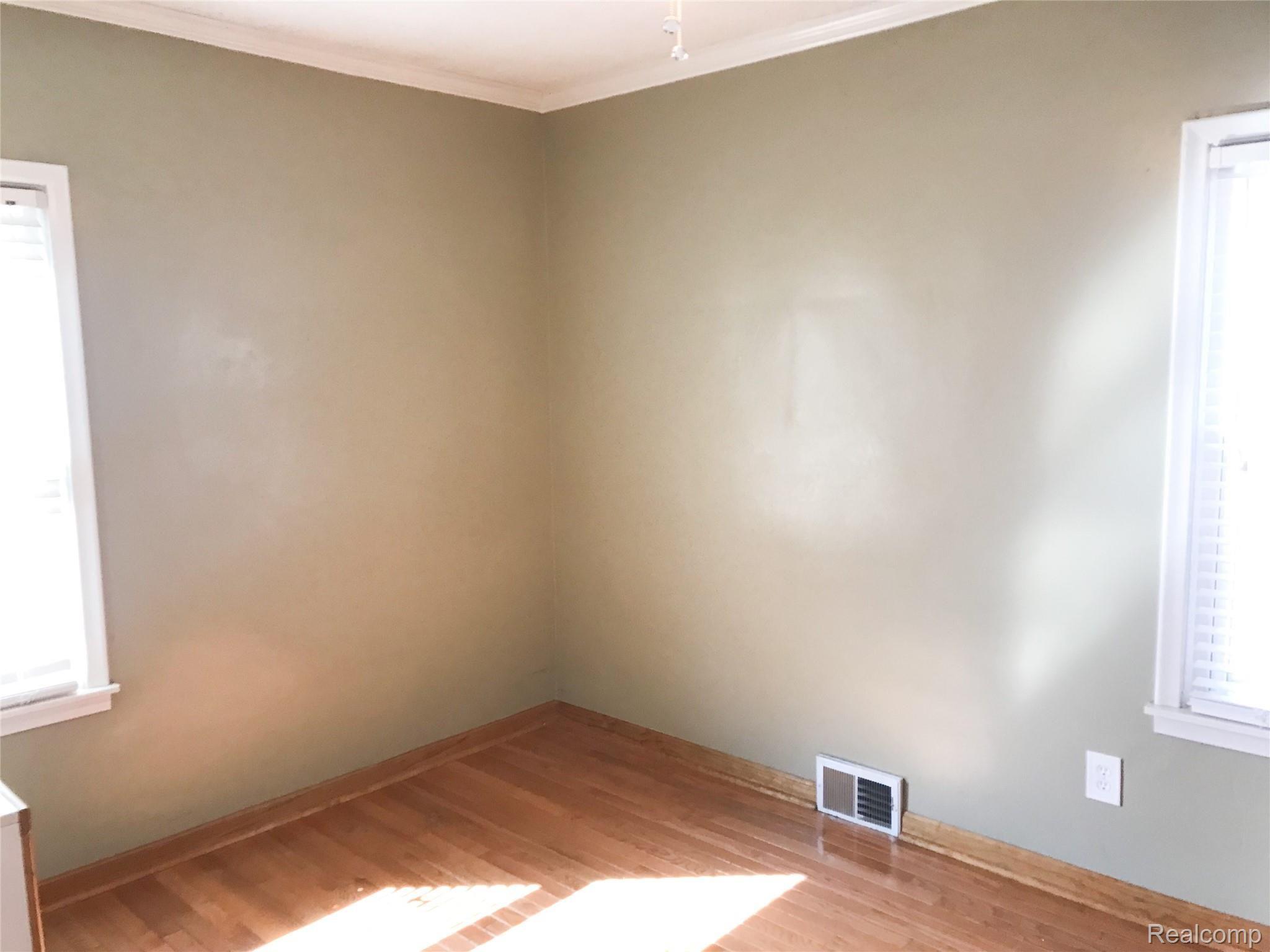 2410 Chicago Road Warren, MI 48092 - Photo 13 of 23 4234F6B8-E677-46B1-A428-95E67D56A5BD.jpeg