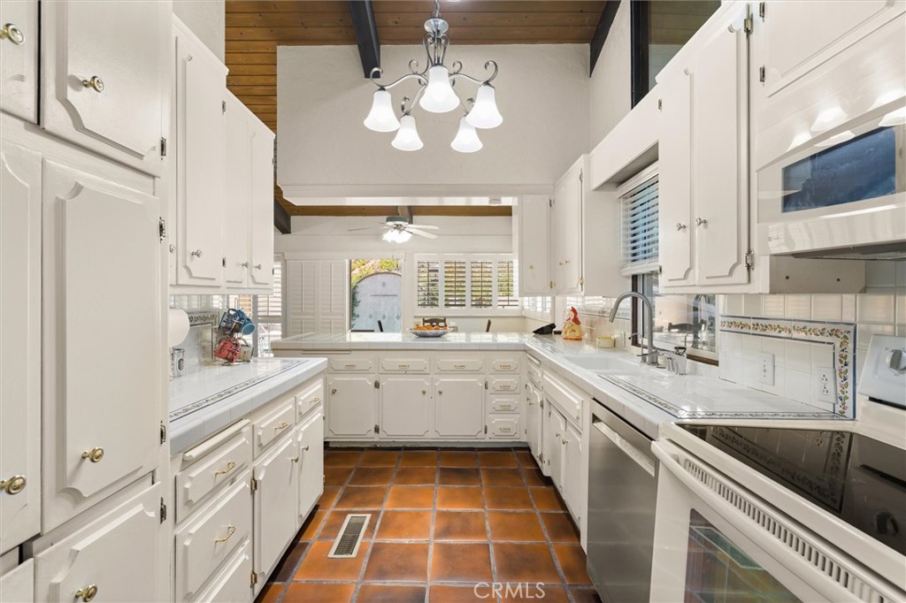 26 North Coolwater Road Bell Canyon, CA 91307 - Photo 17 of 37