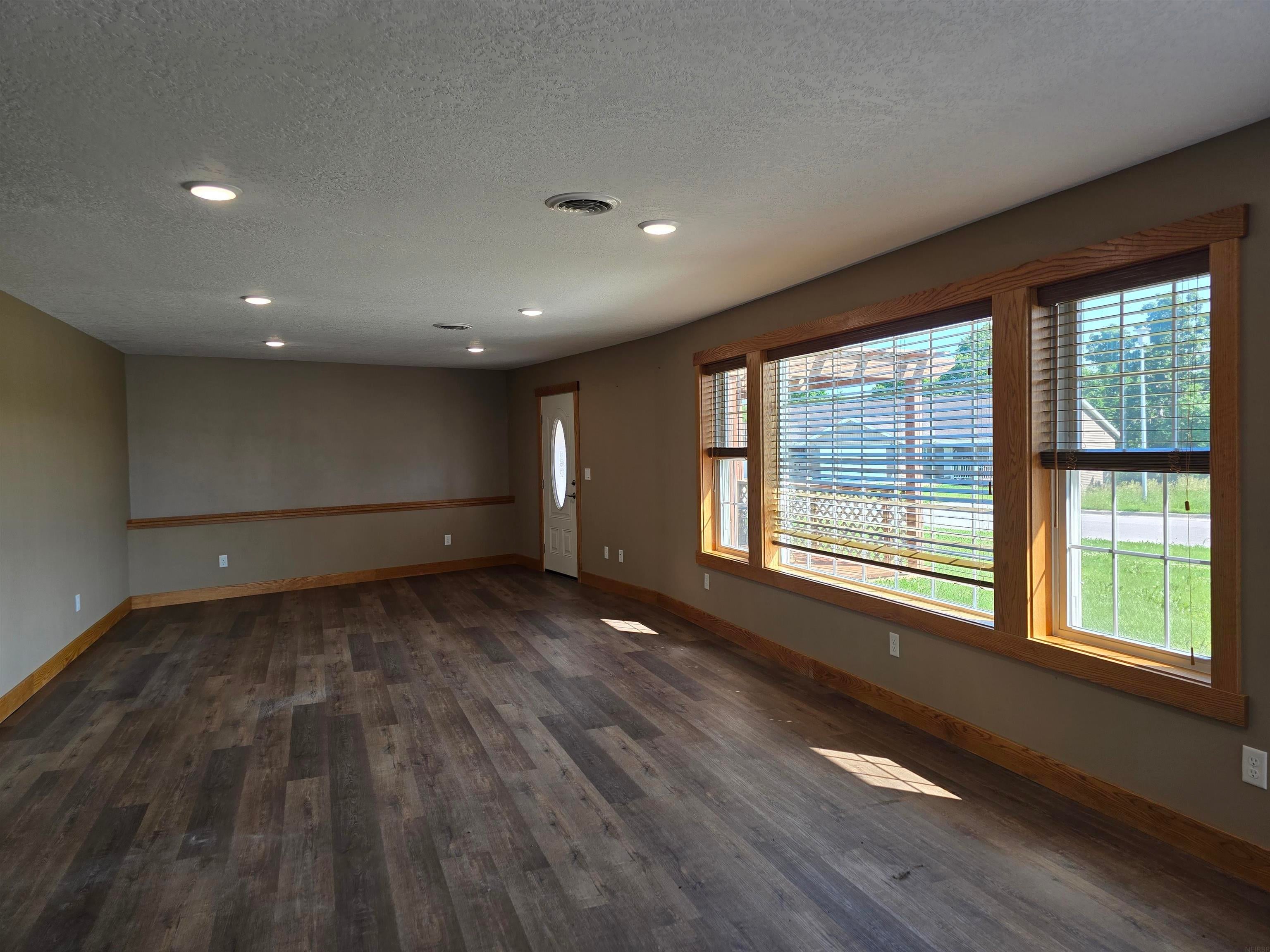 2411 Aspen Ln Road Decorah, IA 52101 - Photo 6 of 20 Gallery Image 6