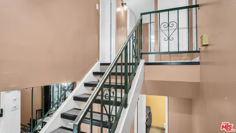 $489,900 | 13567 Valerio Street, Unit C, Van Nuys, CA 91405