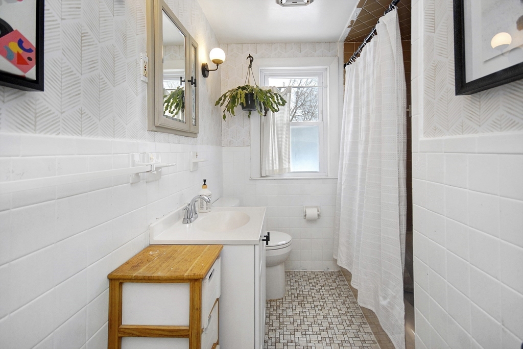 389 Concord Road Bedford, MA 01730 - Photo 15 of 30