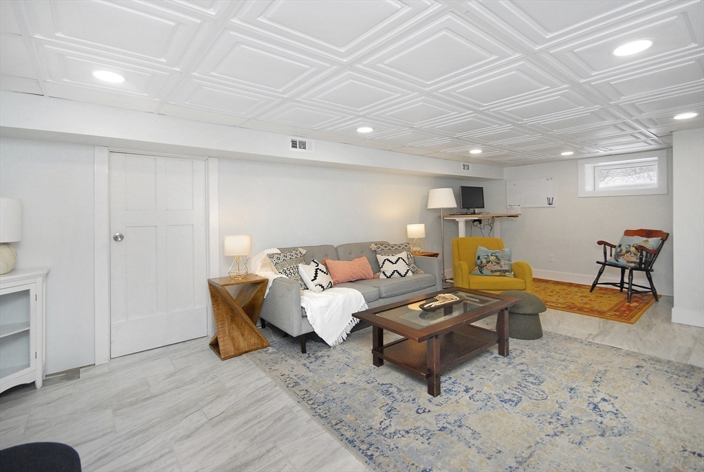 389 Concord Road Bedford, MA 01730 - Photo 16 of 30