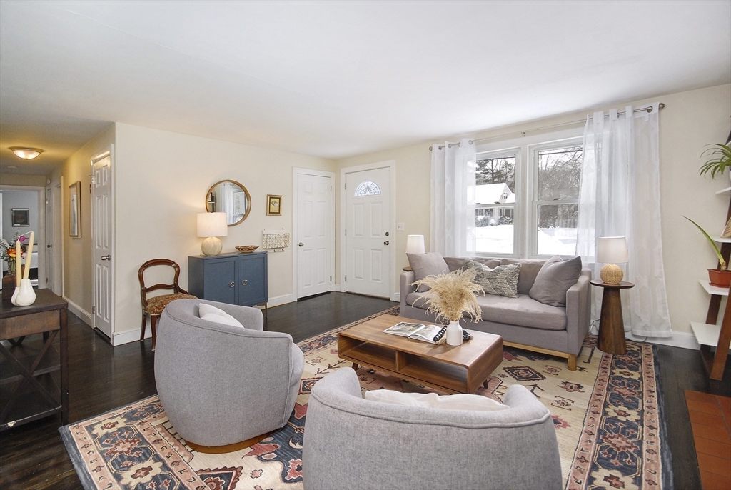 389 Concord Road Bedford, MA 01730 - Photo 5 of 30