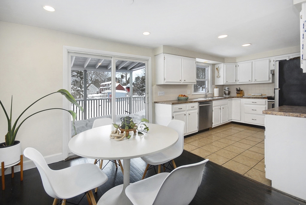 389 Concord Road Bedford, MA 01730 - Photo 7 of 30