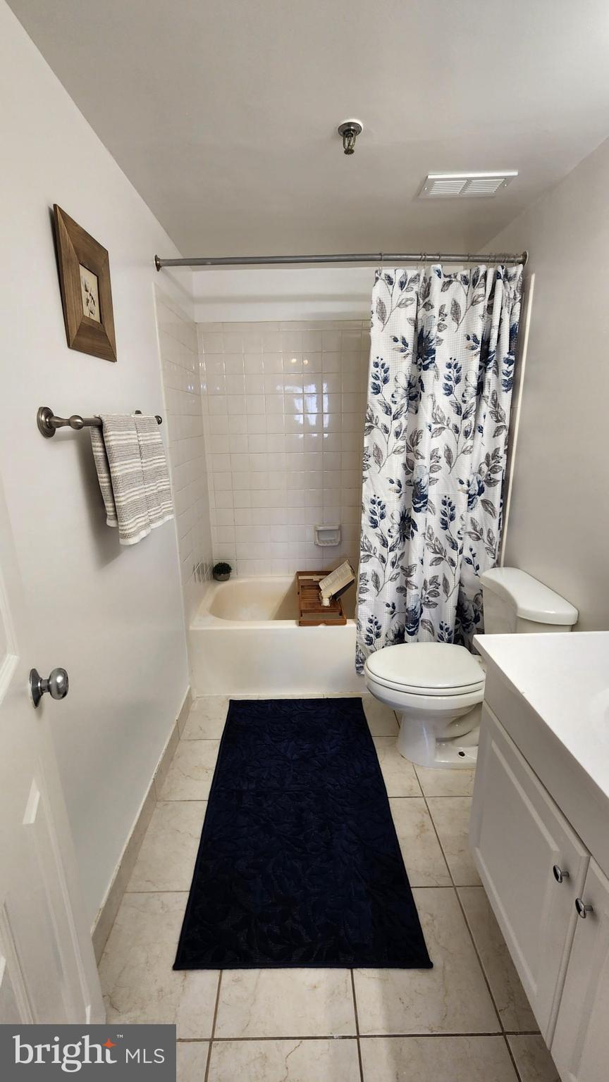 5911 Edsall Road, Unit 1104 Alexandria, VA 22304 - Photo 15 of 32 Primary bath