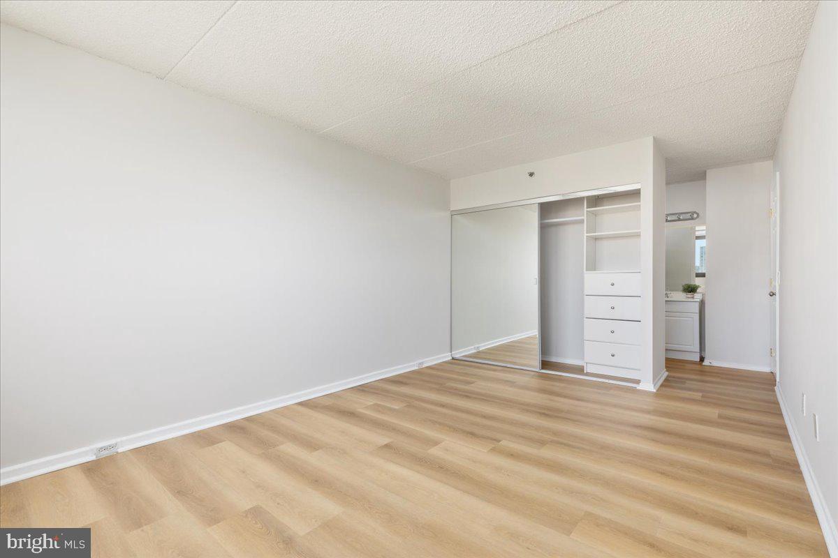 5911 Edsall Road, Unit 1104 Alexandria, VA 22304 - Photo 18 of 32 Second Primary Suite