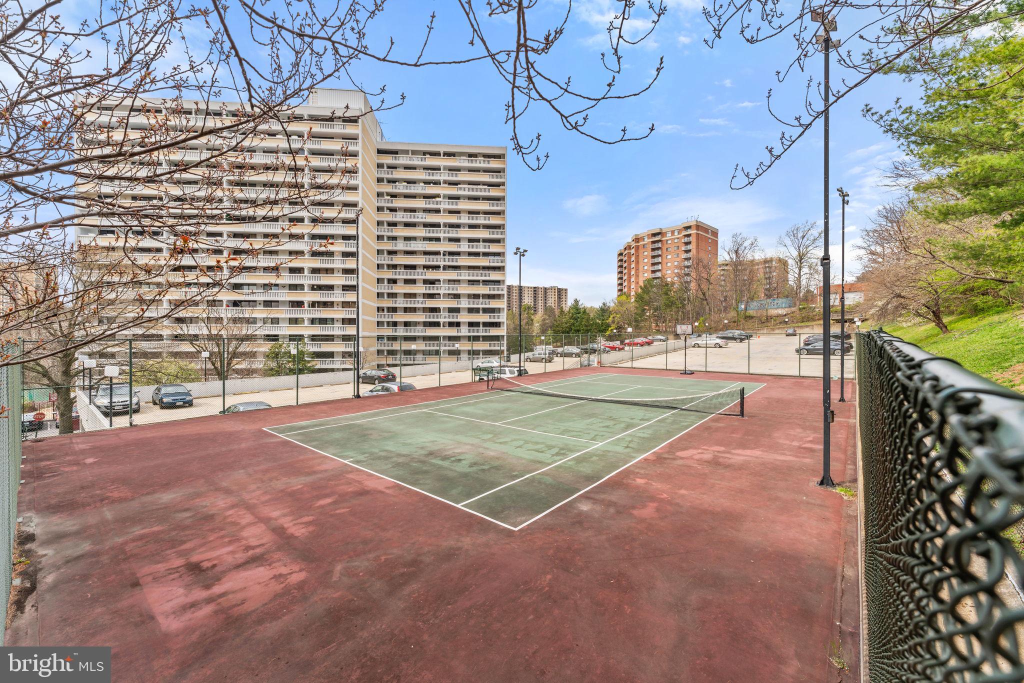 5911 Edsall Road, Unit 1104 Alexandria, VA 22304 - Photo 30 of 32 Tennis Courts