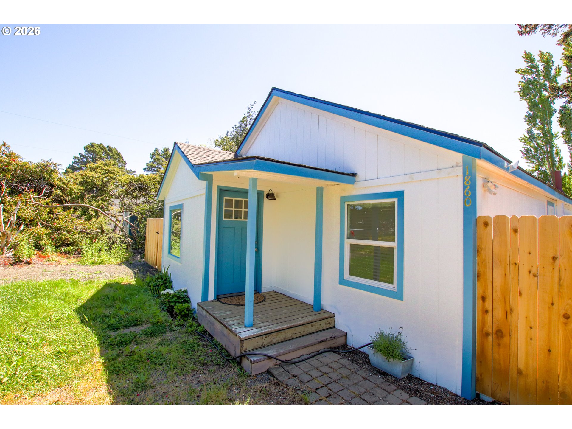1860 30th Street Florence, OR 97439 - Photo 5 of 39