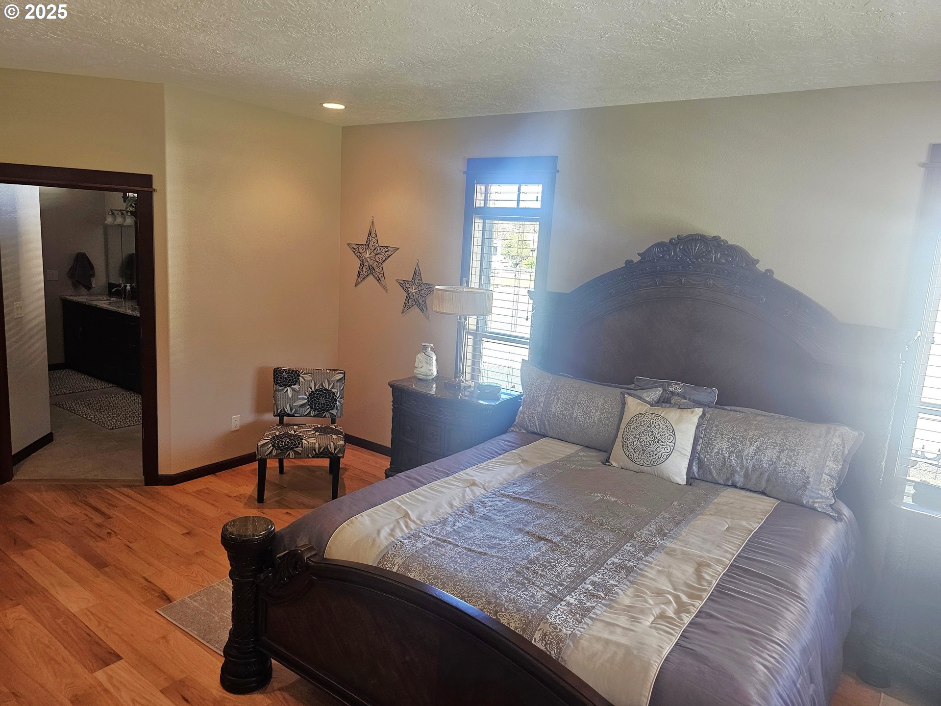 6481 Southwest Wren Lane Culver, OR 97734 - Photo 21 of 44 a bed room with a bed and furniture