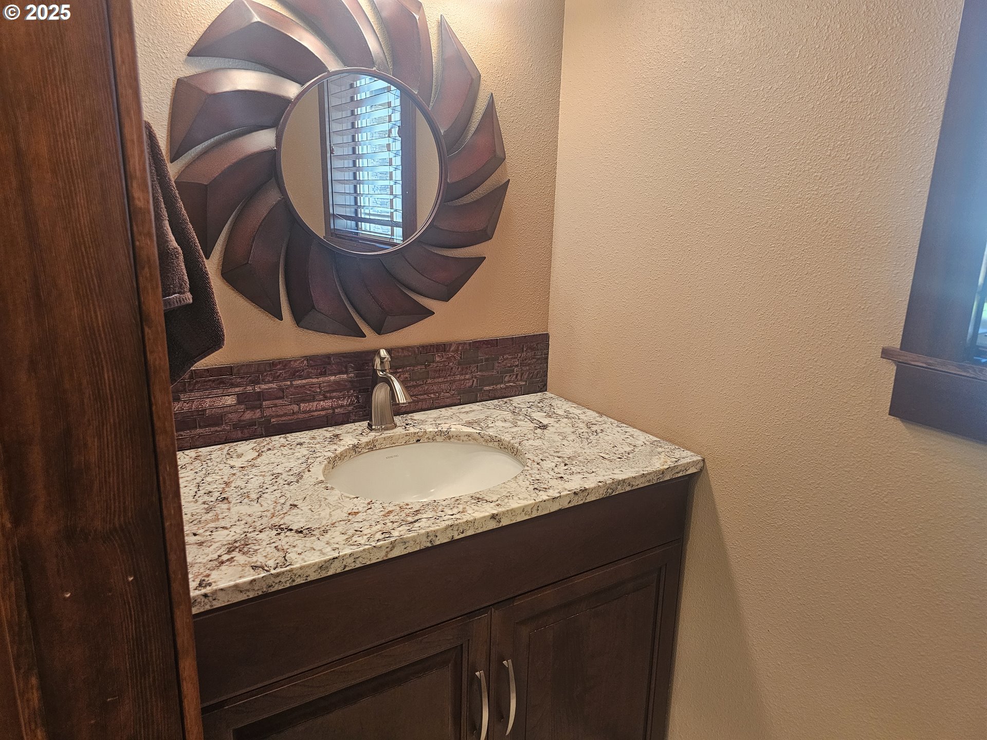 6481 Southwest Wren Lane Culver, OR 97734 - Photo 30 of 44 a view of washer and dryer