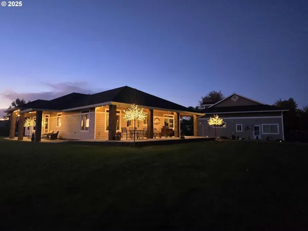 a bedroom with a bed and a mirror