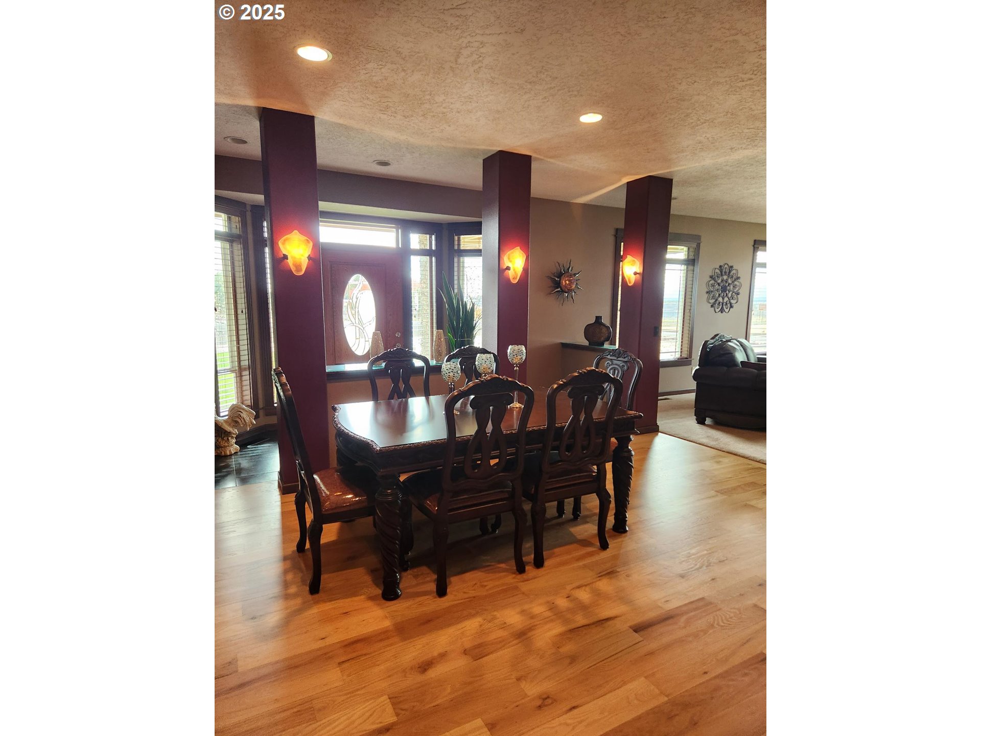 6481 Southwest Wren Lane Culver, OR 97734 - Photo 9 of 44 a view of a dining room with furniture
