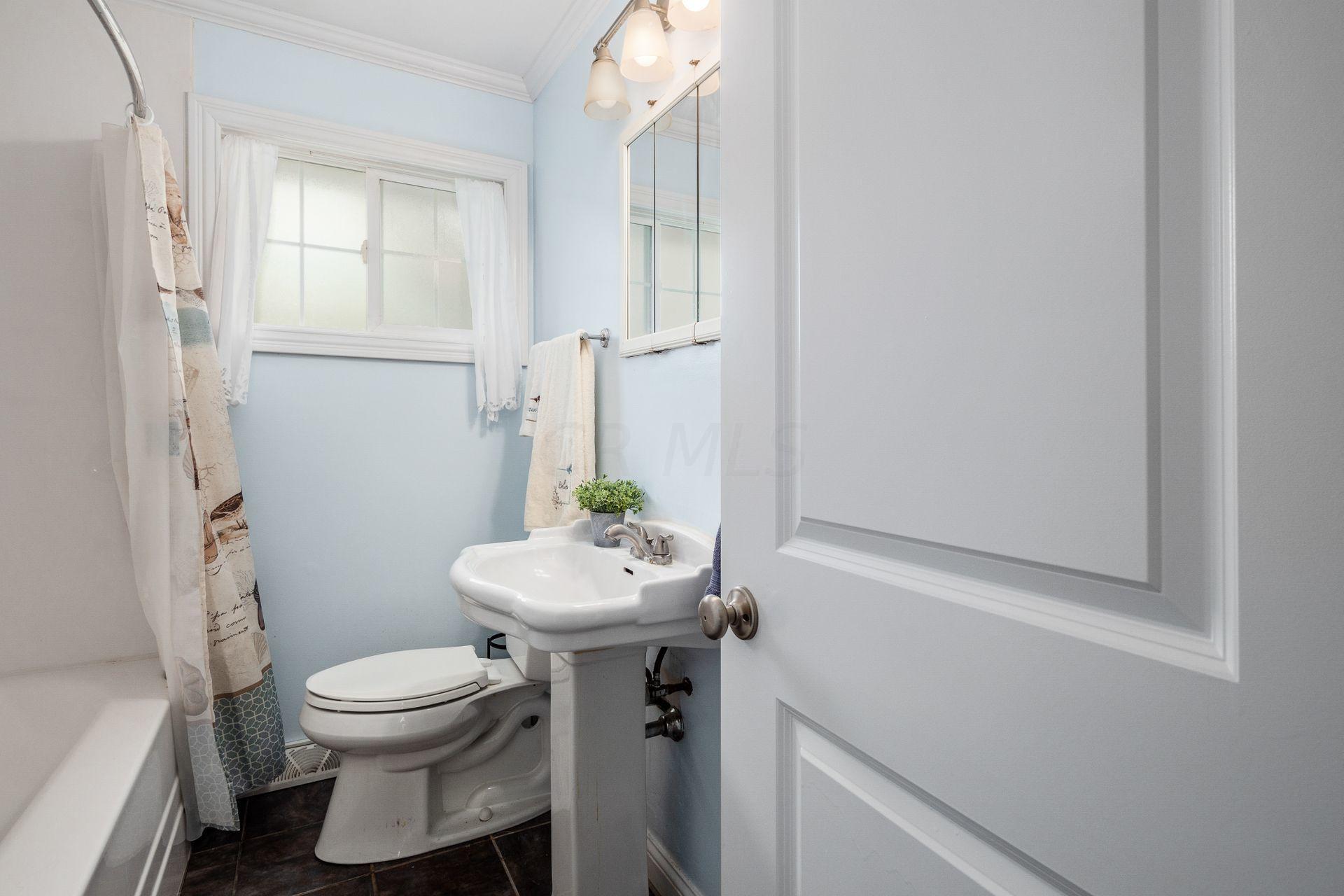 2890 Hampton Road South Columbus, OH 43232 - Photo 17 of 29 Gallery Image 17