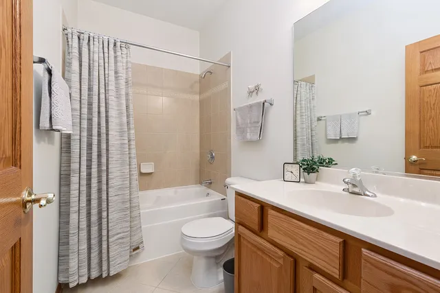 $388,800 | 10711 Gigi Drive, Orland Park, IL 60462