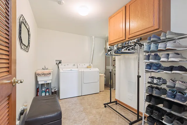 $388,800 | 10711 Gigi Drive, Orland Park, IL 60462