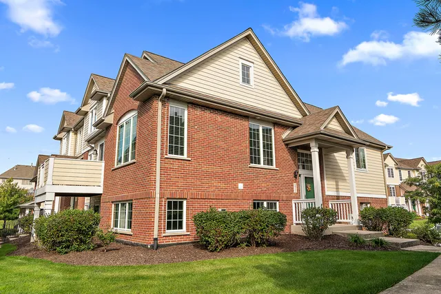 $388,800 | 10711 Gigi Drive, Orland Park, IL 60462