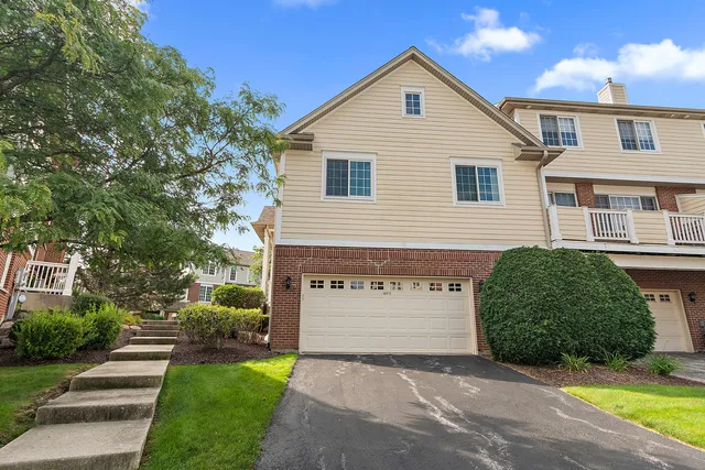 $388,800 | 10711 Gigi Drive, Orland Park, IL 60462