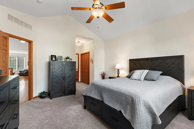 $388,800 | 10711 Gigi Drive, Orland Park, IL 60462