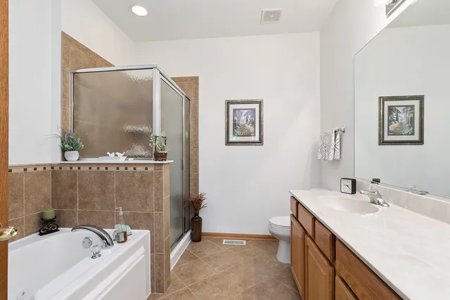 $388,800 | 10711 Gigi Drive, Orland Park, IL 60462