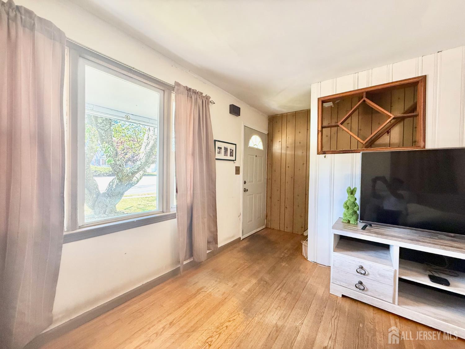 105 Old Post Road Edison, NJ 08817 - Photo 7 of 20