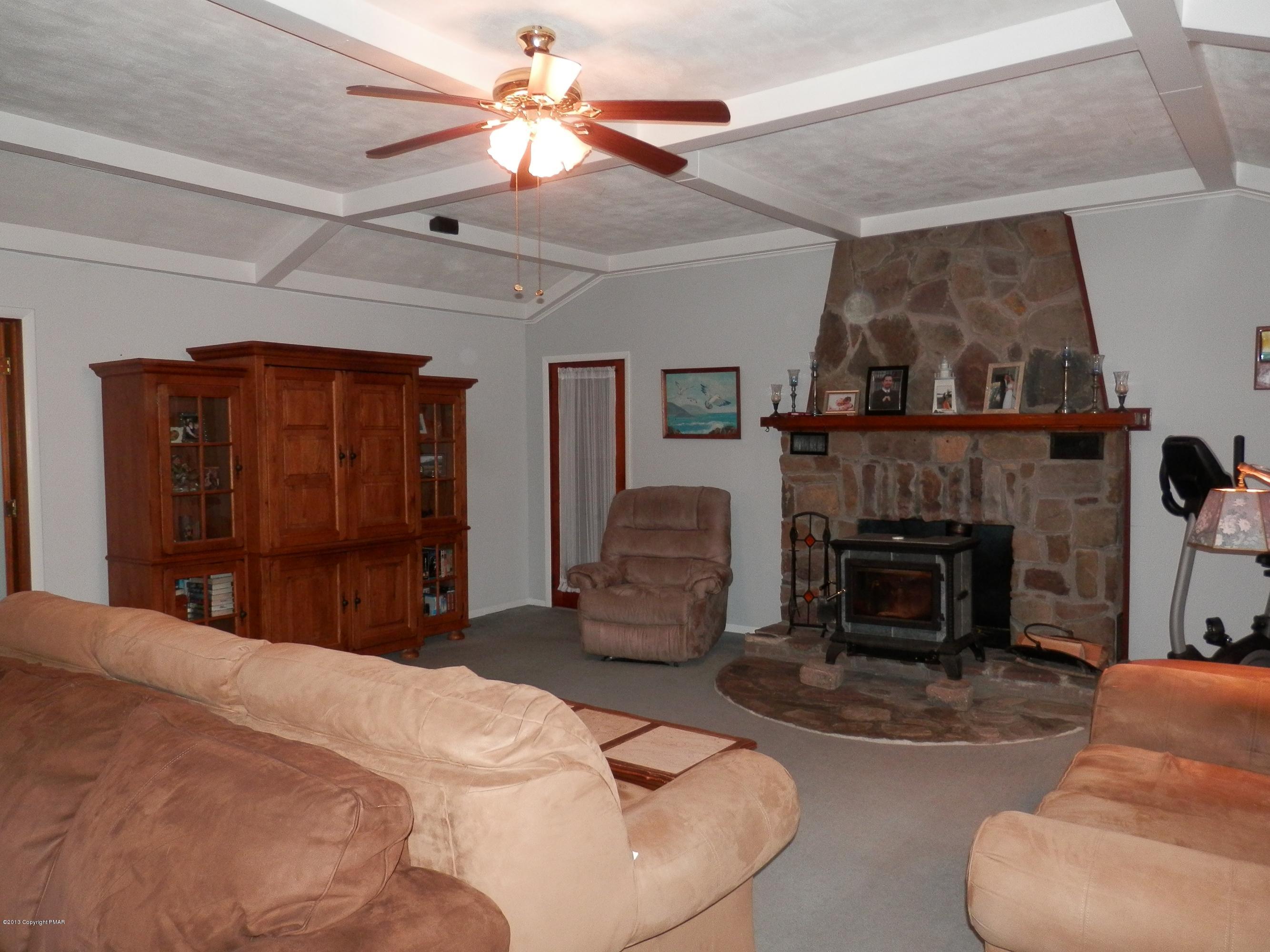 6445 Laurel Road Pocono Summit, PA 18346 - Photo 15 of 28 PA030716