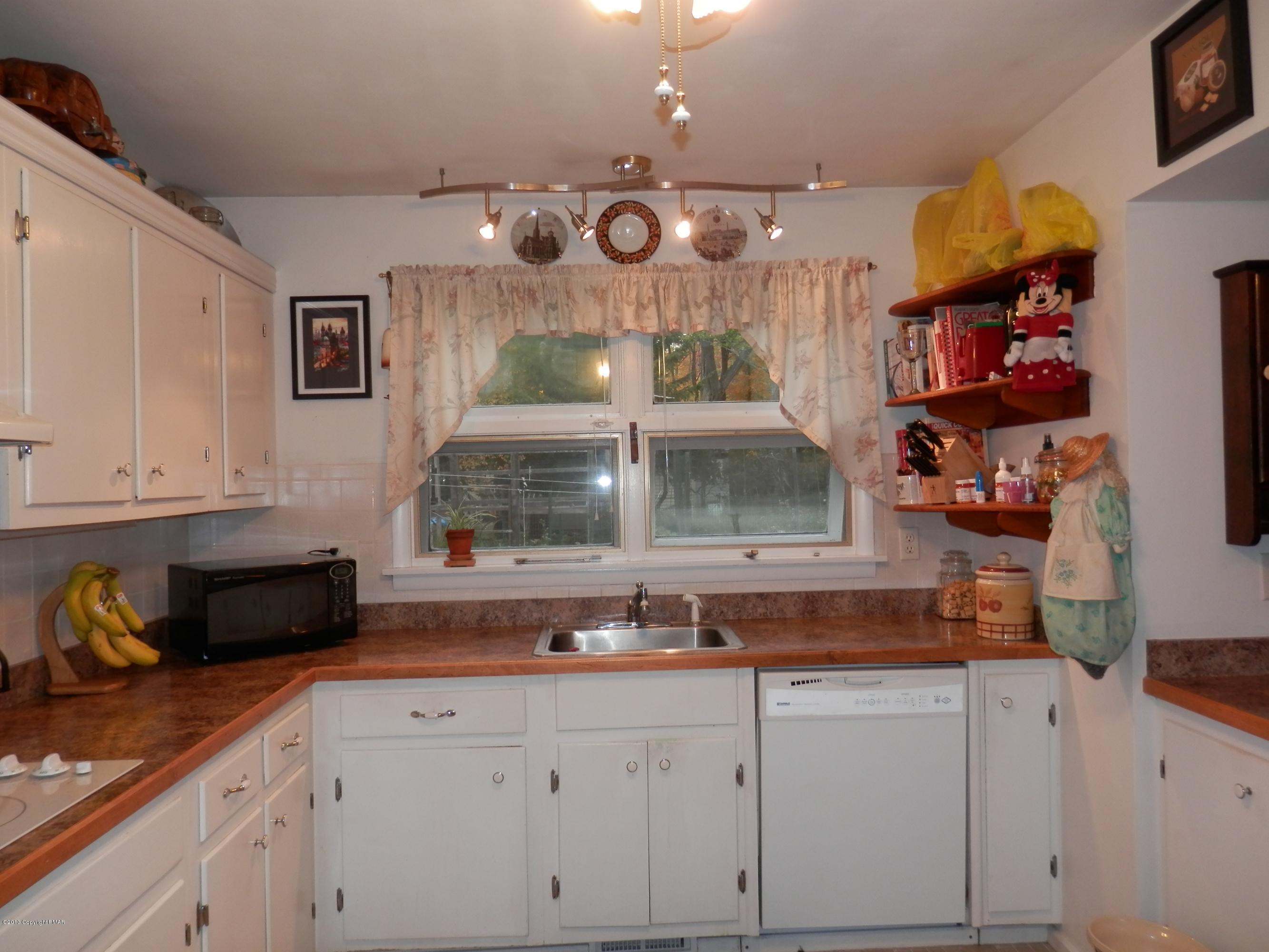 6445 Laurel Road Pocono Summit, PA 18346 - Photo 19 of 28 PA030718