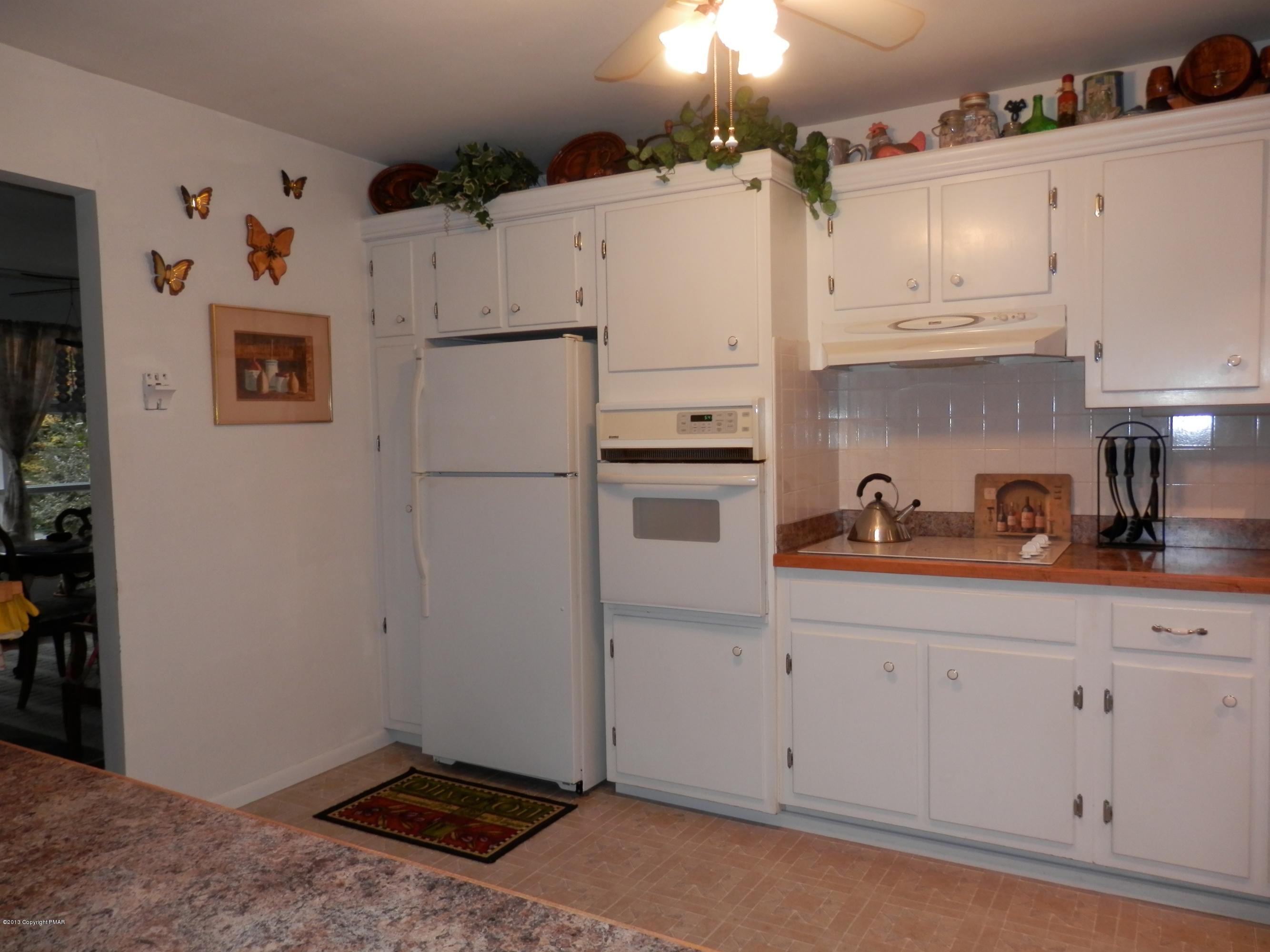 6445 Laurel Road Pocono Summit, PA 18346 - Photo 20 of 28 PA030720