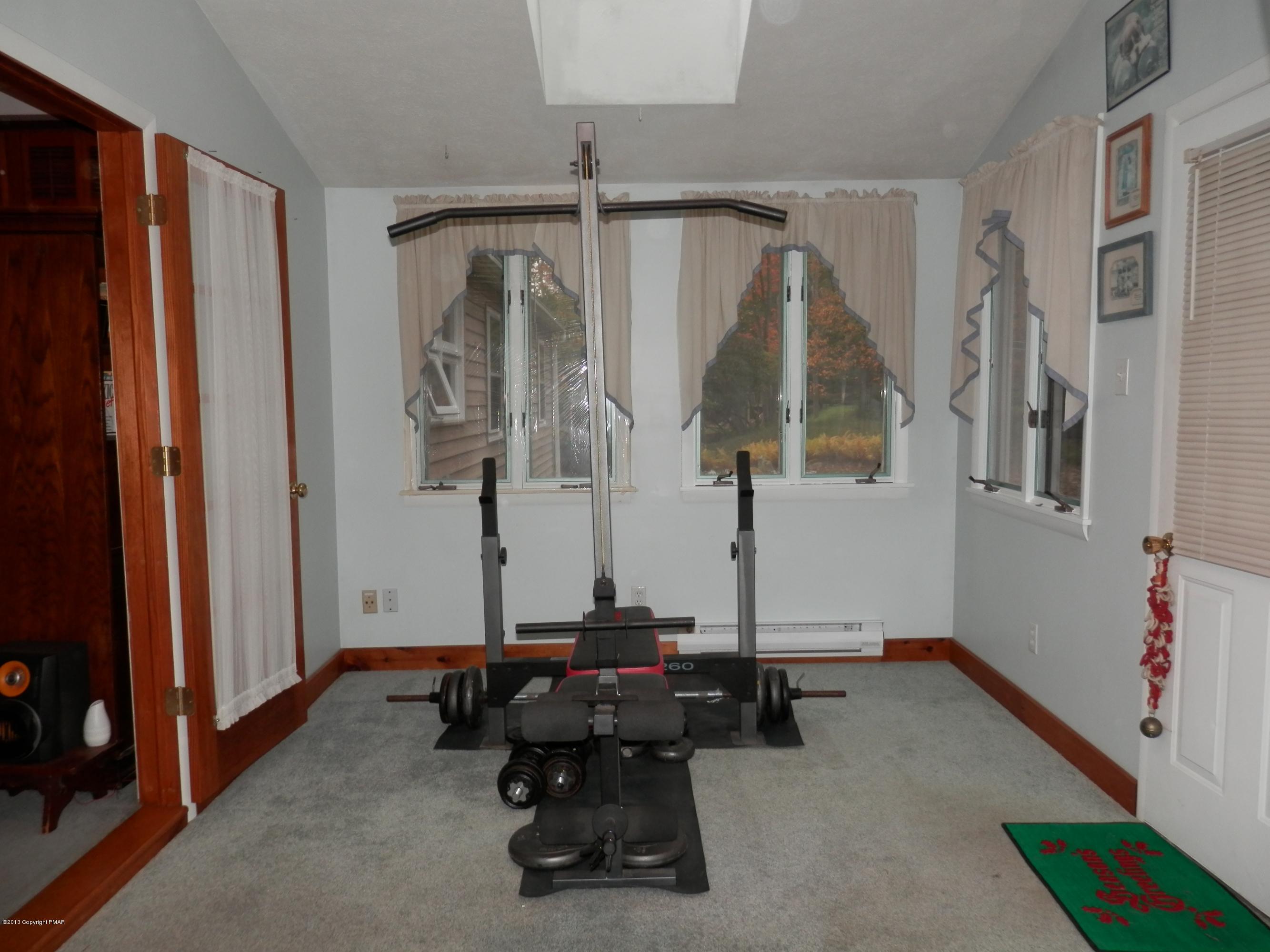 6445 Laurel Road Pocono Summit, PA 18346 - Photo 27 of 28 PA030731