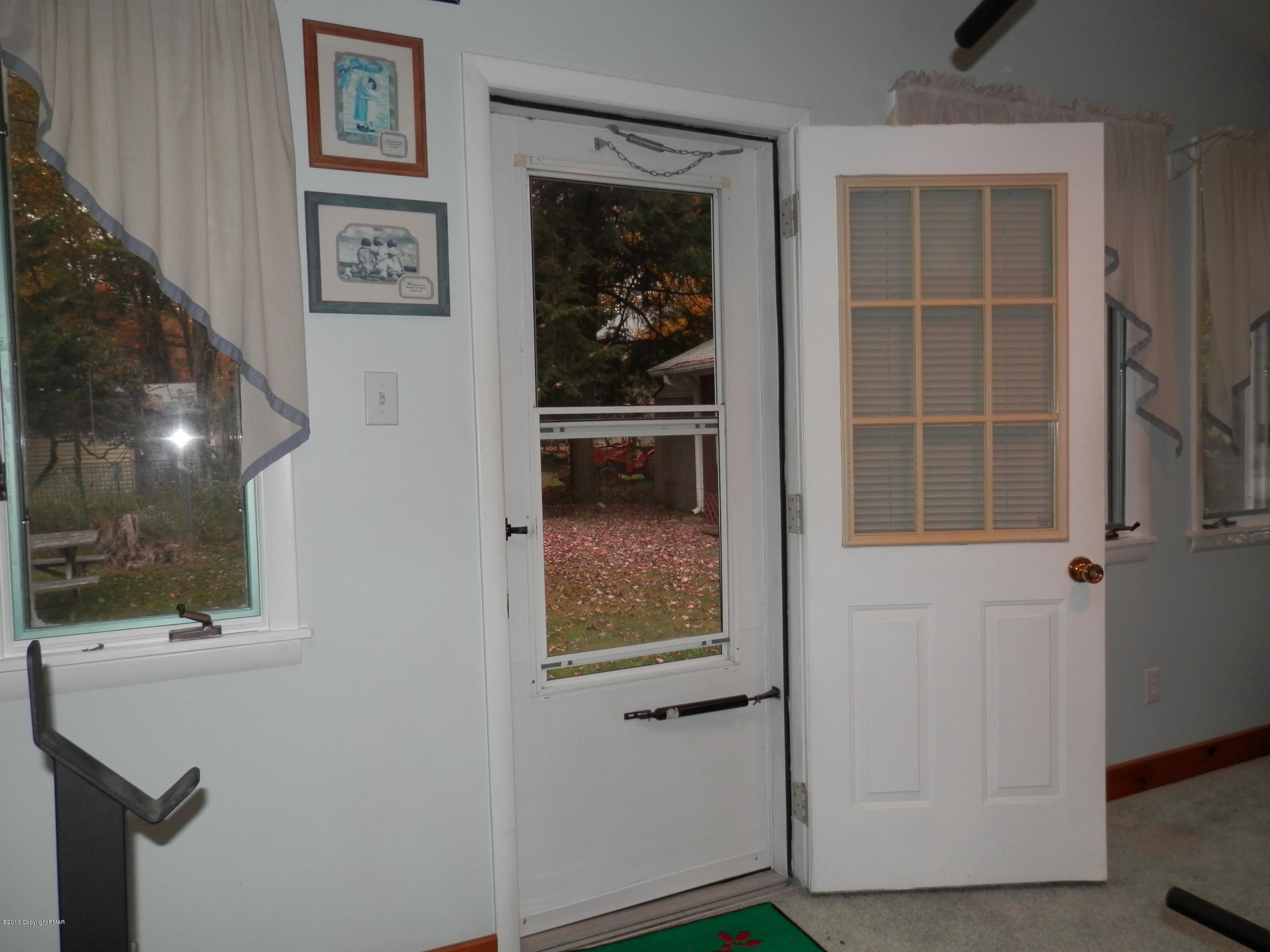 6445 Laurel Road Pocono Summit, PA 18346 - Photo 28 of 28 PA030732