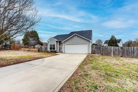 a front view of house with yard