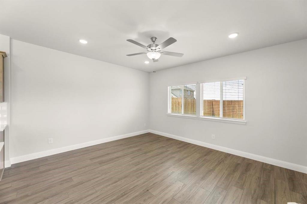 451 Sweet Spring Drive Lavon, TX 75166 - Photo 6 of 33 06-451-sweet-spring-lavon-tx-living-room-alt