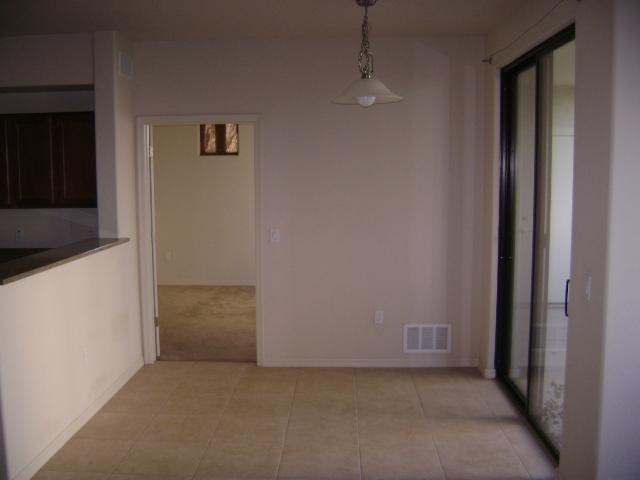3330 South Gilbert Road, Unit 1006 Chandler, AZ 85286 - Photo 6 of 15 DININGROOM, GLG 04