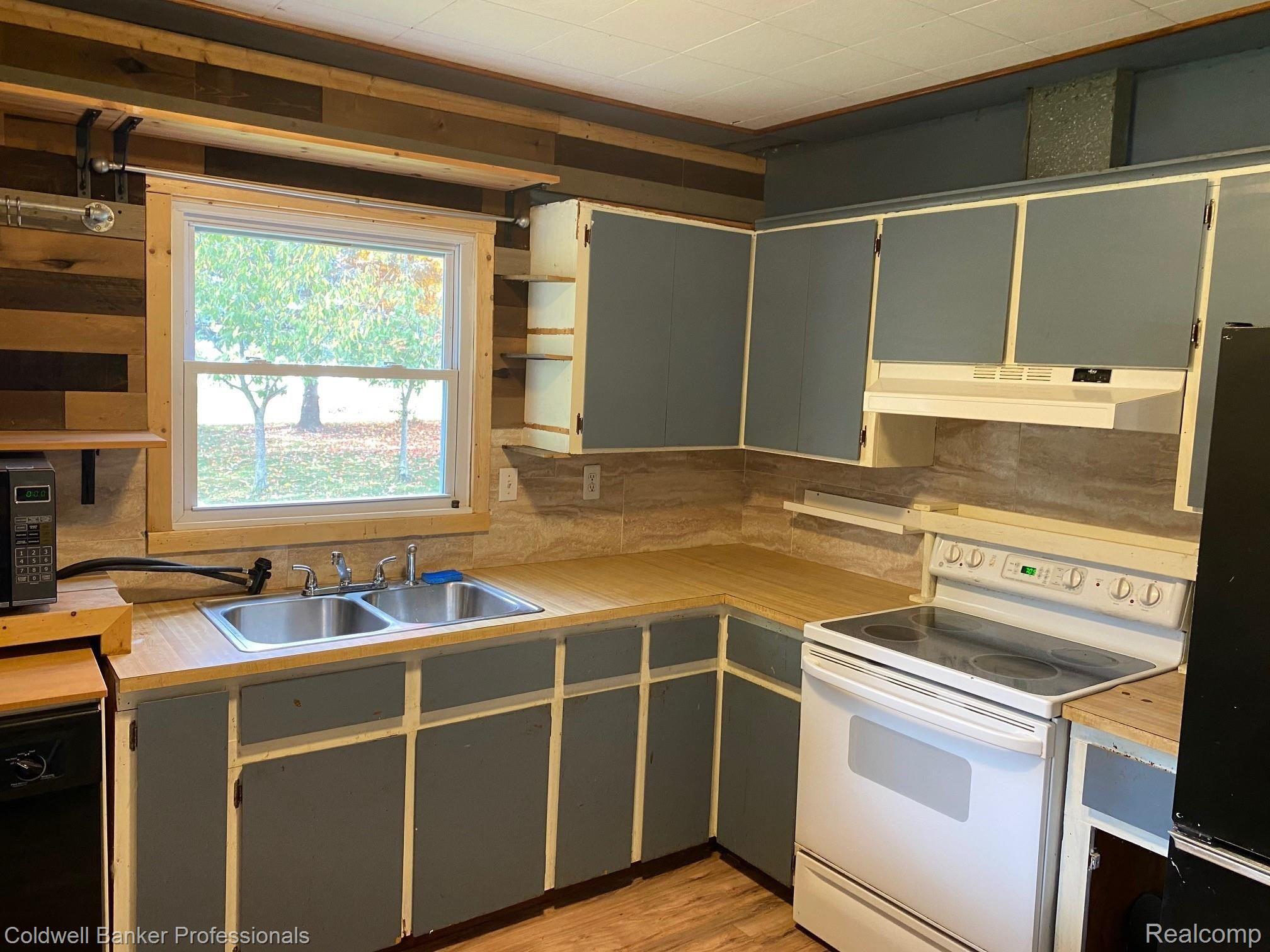 1660 West Miller Road Morrice, MI 48857 - Photo 7 of 23 19.jpg